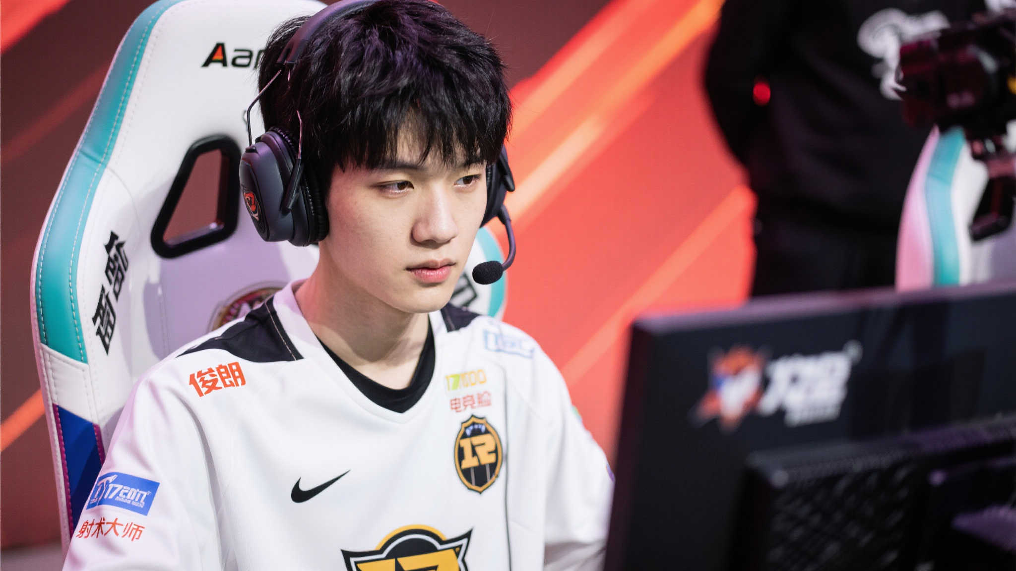 王者夜话]职业选手转型记：谁的形象改头换面？